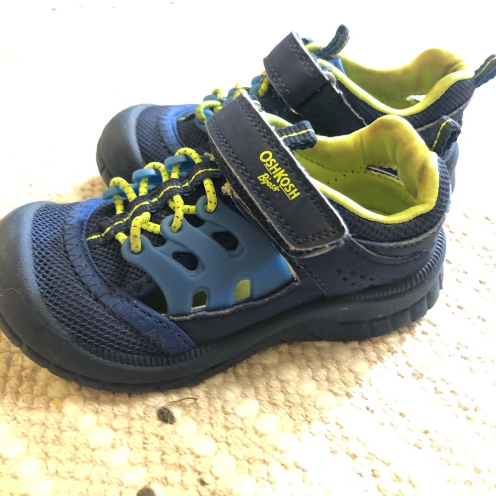 Boys play shoes